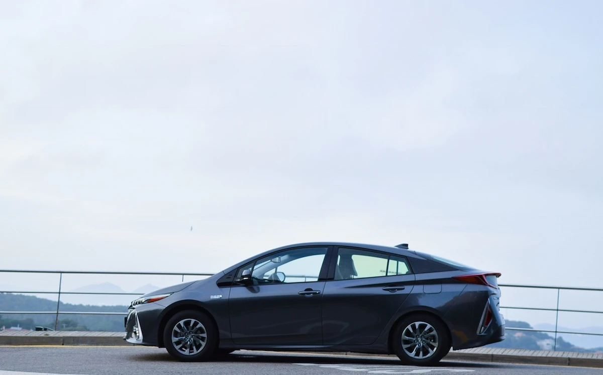 Toyota-prius-plug-in-hybrid-13 class="wp-image-545189"