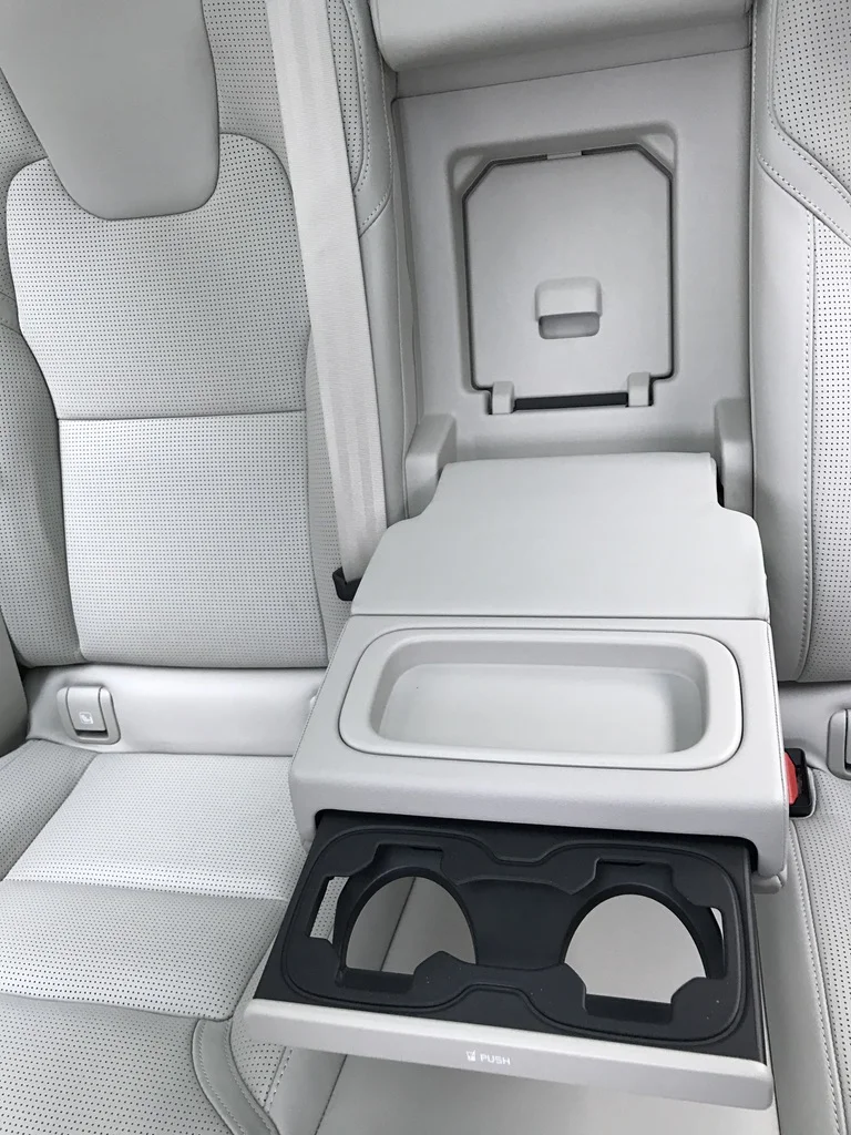 Volvo V90 CC, 17 class="wp-image-544002"