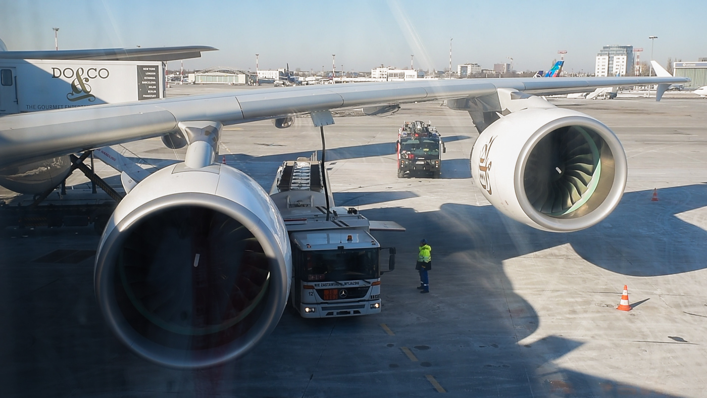 Airbus A380 linii Emirates na Lotnisku Chopina w Warszawie class="wp-image-544011" 