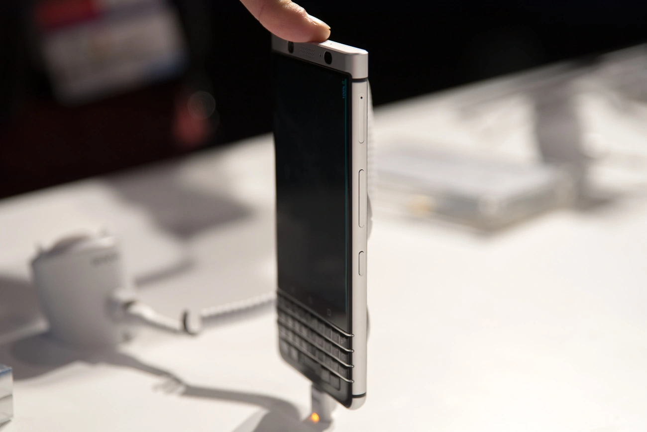 blackberry-keyone (1 of 13) class="wp-image-547793" 