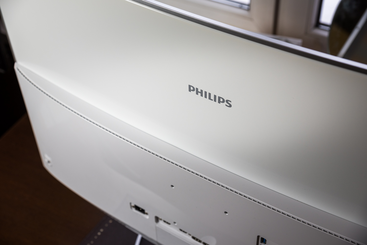 Zakrzywiony monitor Philips 40&quot; 4K class="wp-image-543384" 