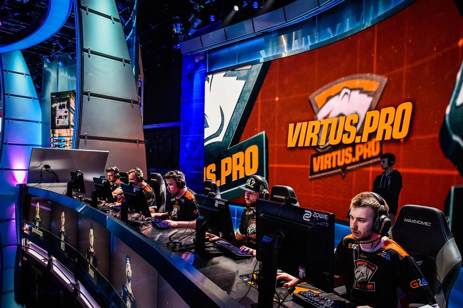 Polacy z Virtus.pro najlepiej zarabiającymi graczami CS:GO?