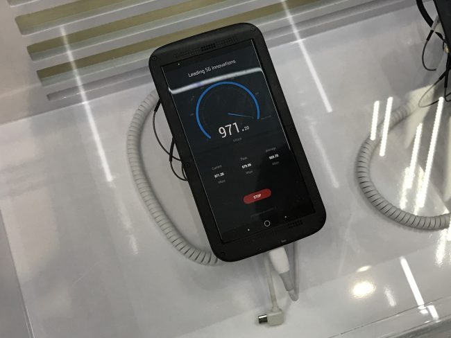 ZTE Gigabit Phone 5G 1 Gbps MWC 2017 class="wp-image-547697"