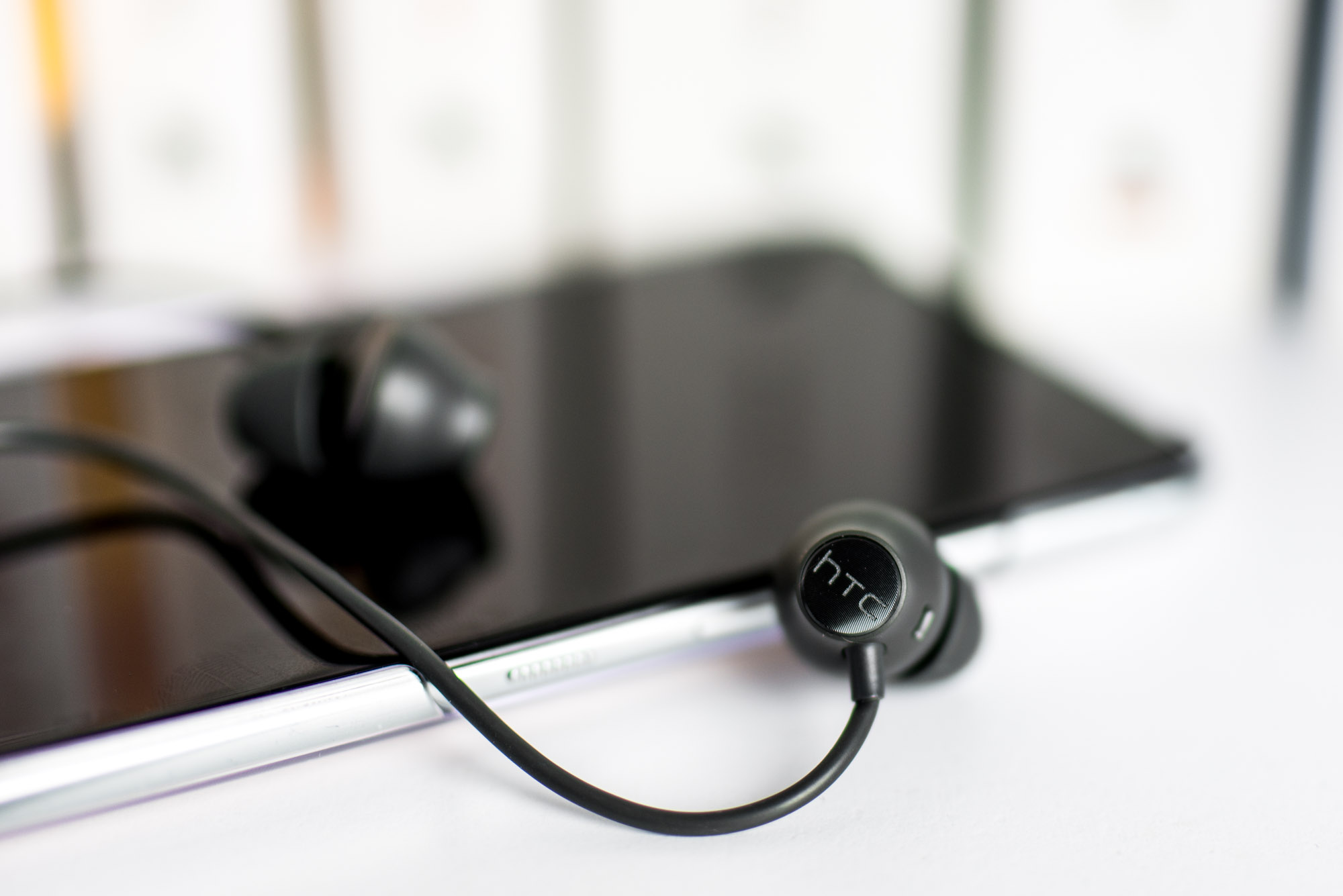 HTC-U-Ultra-D1-16 