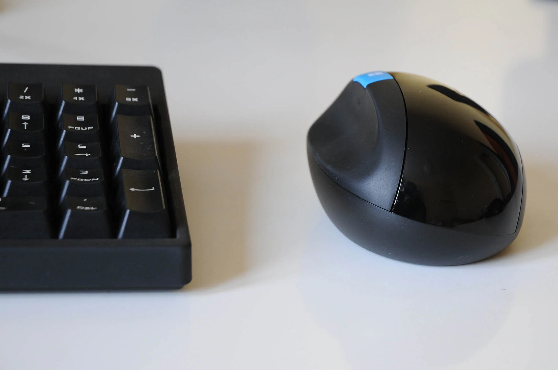 Microsoft Sculpt Ergonomic Mouse class="wp-image-548225" 