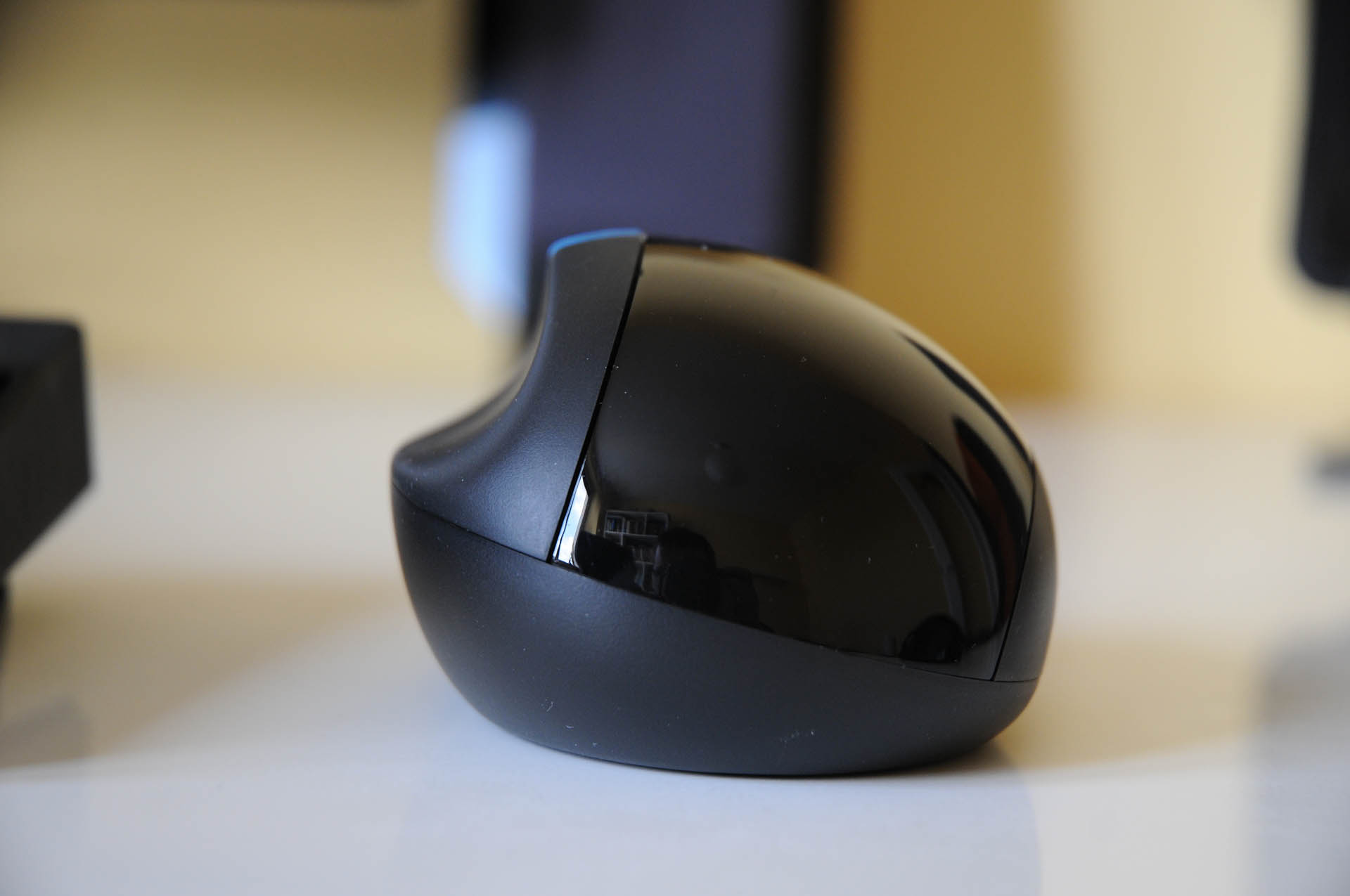 Microsoft Sculpt Ergonomic Mouse class="wp-image-548237" 