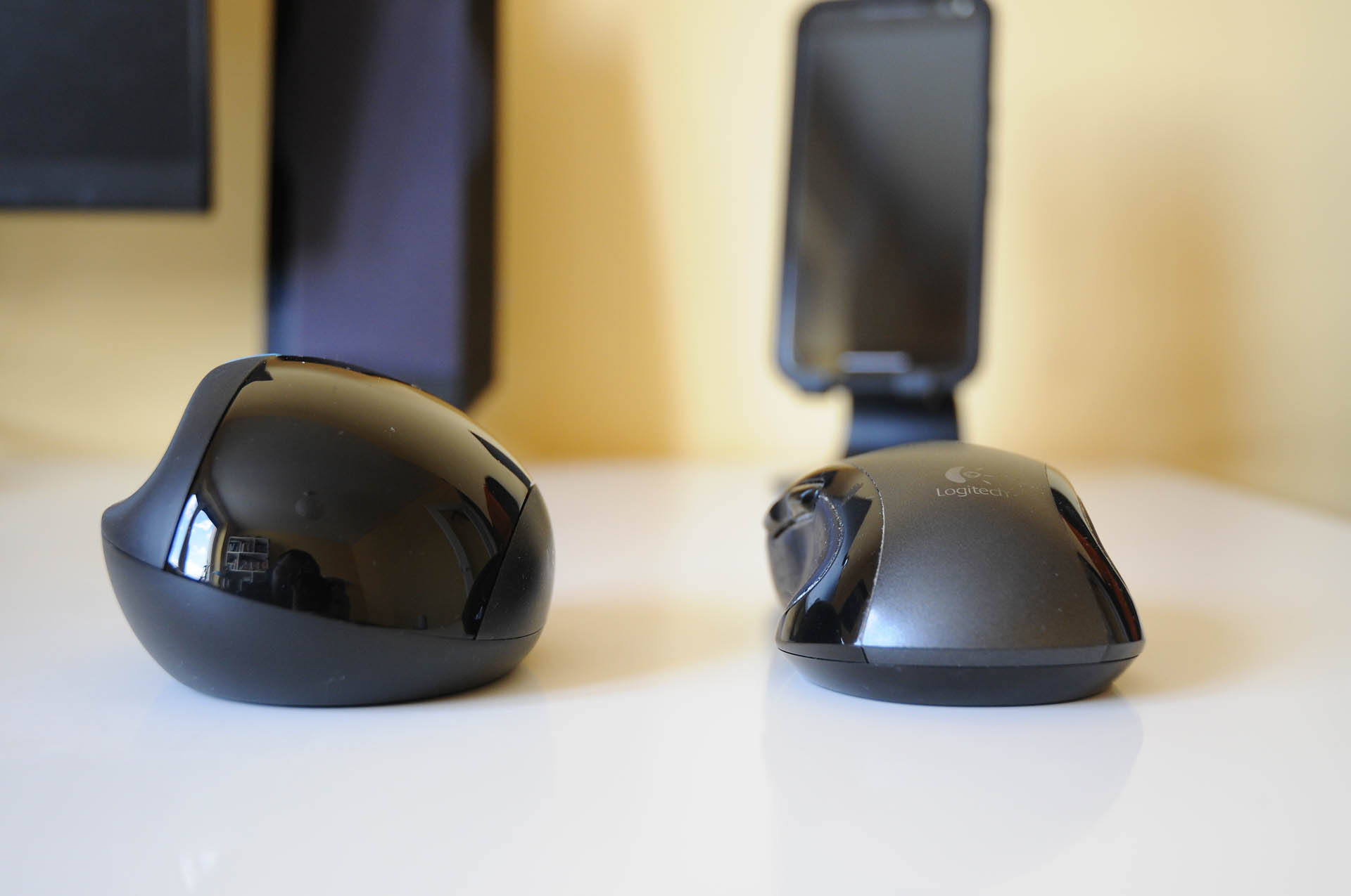 Microsoft Sculpt Ergonomic Mouse class="wp-image-548231" 