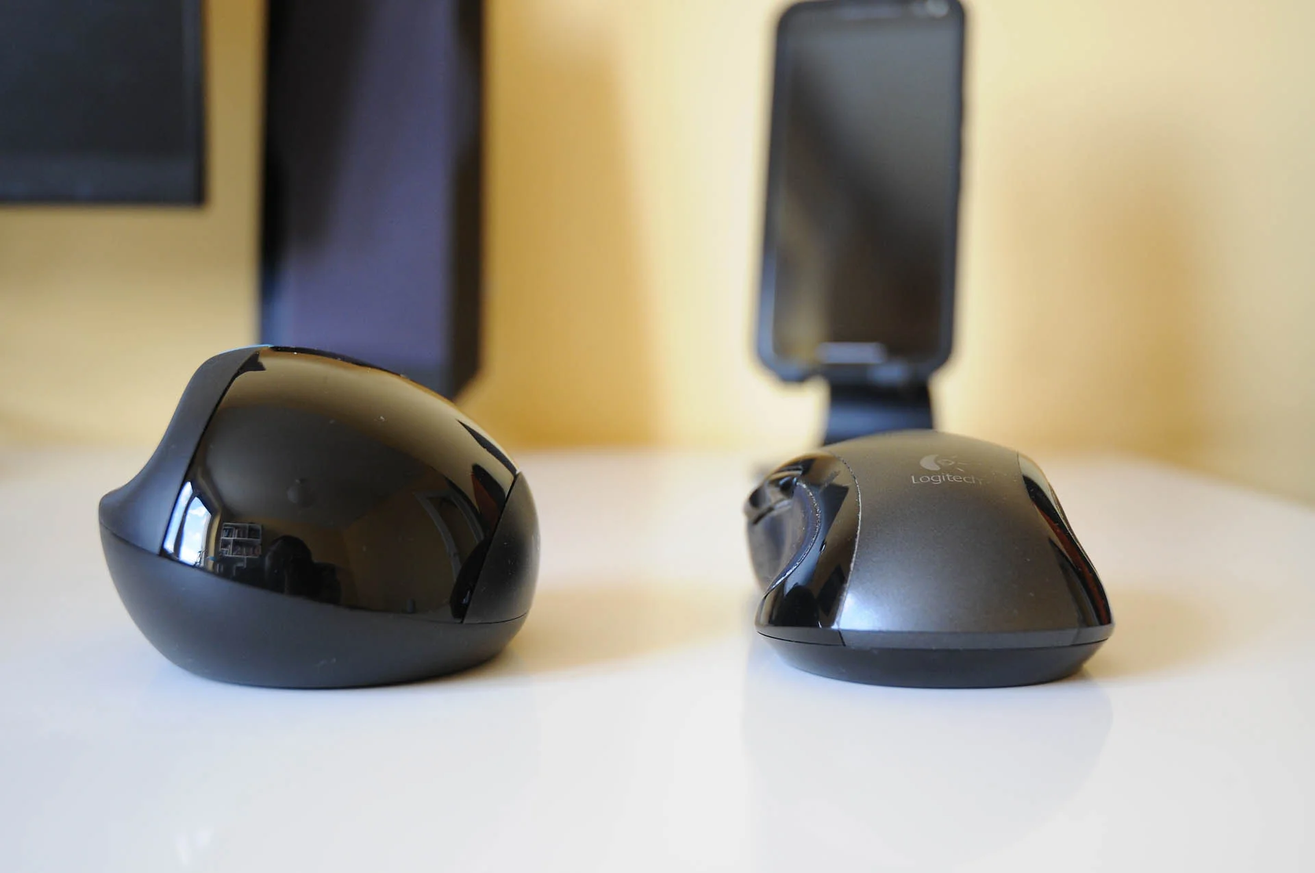 Microsoft Sculpt Ergonomic Mouse class="wp-image-548231" 