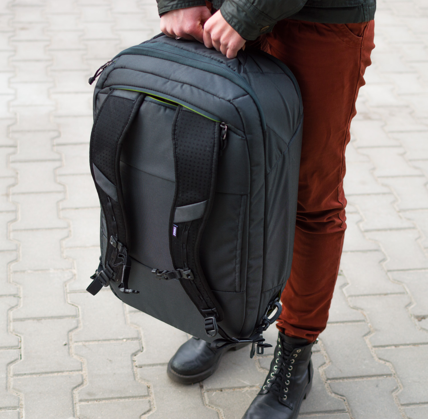 Thule-Subterra-Carry-On-40L-13 class="wp-image-549436" 