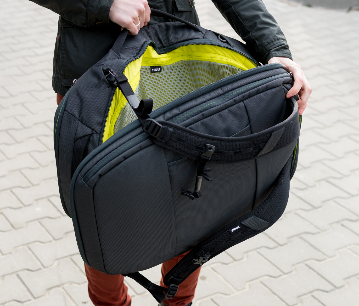 Thule-Subterra-Carry-On-40L-23 class="wp-image-549445" 