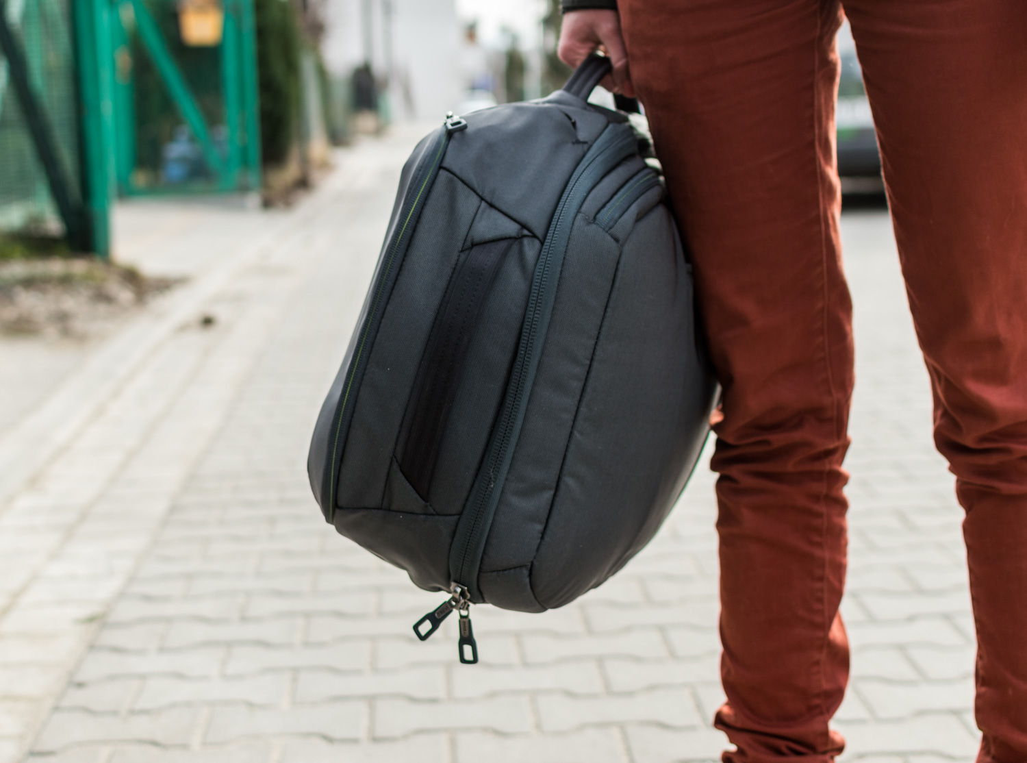 Thule-Subterra-Carry-On-40L-4 class="wp-image-549427" 