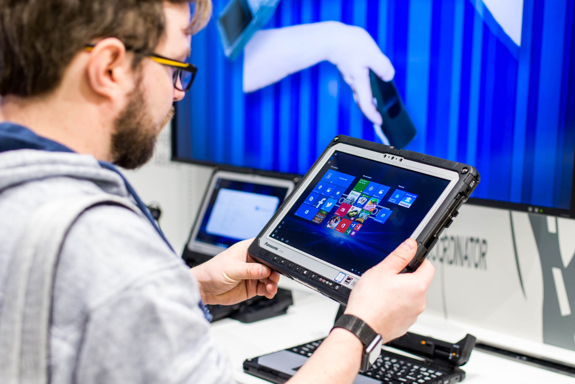Toughbook-C33-MWC-2017-8 class="wp-image-548302" 