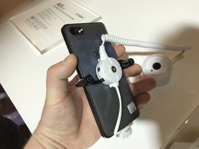 Alcatel A5 LED MWC 2017  class="wp-image-548349" 