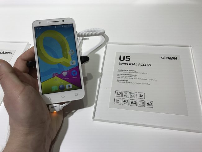 Alcatel A5 LED MWC 2017  class="wp-image-548353" 