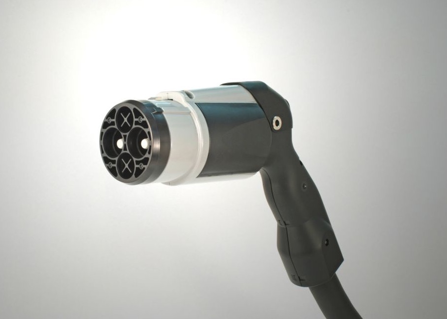 Tak wygląda ładowarka pod CHAdeMO. Niestety nie strzela laserem. class="wp-image-551548" 