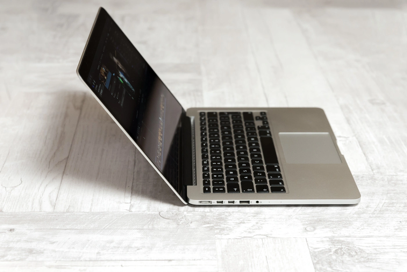 MacBook Pro 2015 - czy warto go kupić w 2017 roku? class="wp-image-549905"