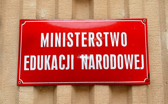 ministerstwo edukacji narodowej class="wp-image-552572" 