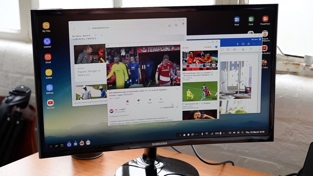Samsung DeX - stacja dokująca do Samsunga Galaxy S8. class="wp-image-553634" 