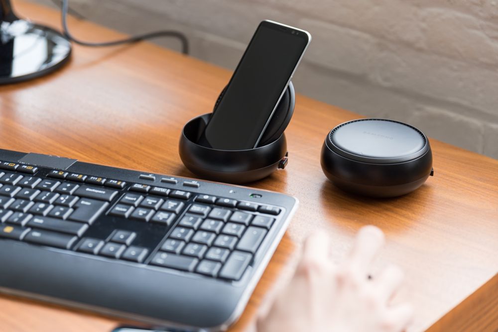 Samsung DeX - stacja dokująca do Samsunga Galaxy S8. class="wp-image-553628" 