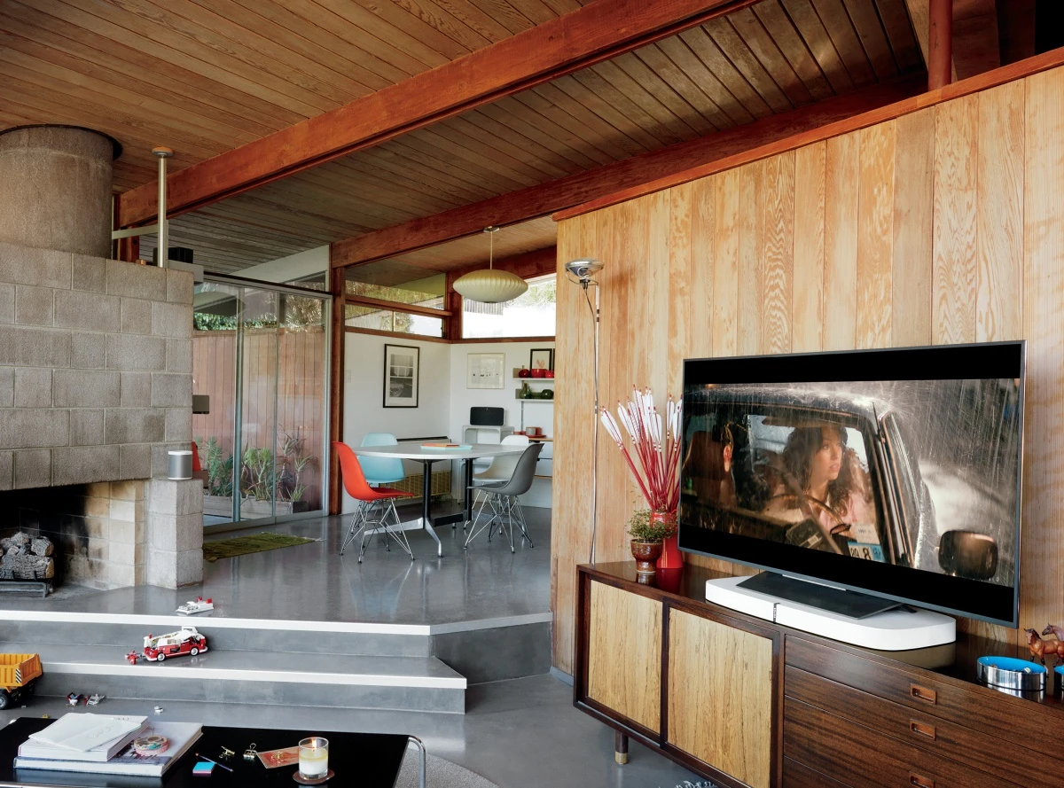 Sonos Playbase.