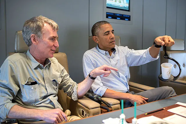 bill nye i barack obama class="wp-image-559595" 
