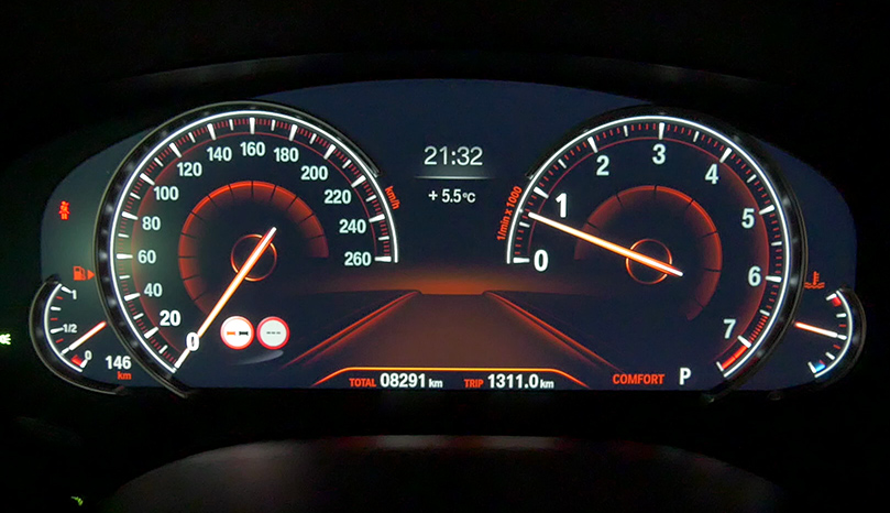 BMW 540i xdrive class="wp-image-561084" 