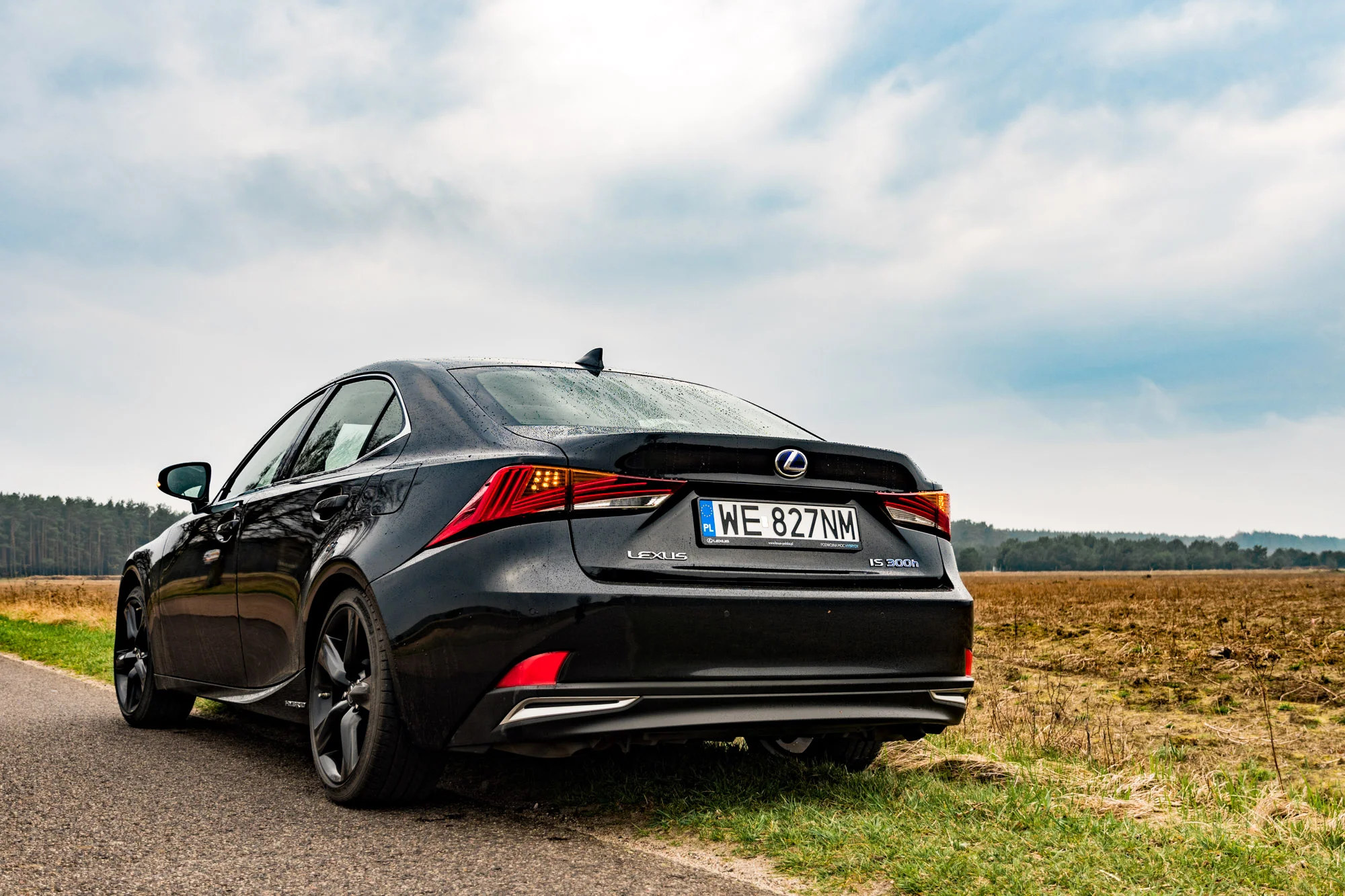 Lexus IS 300h.