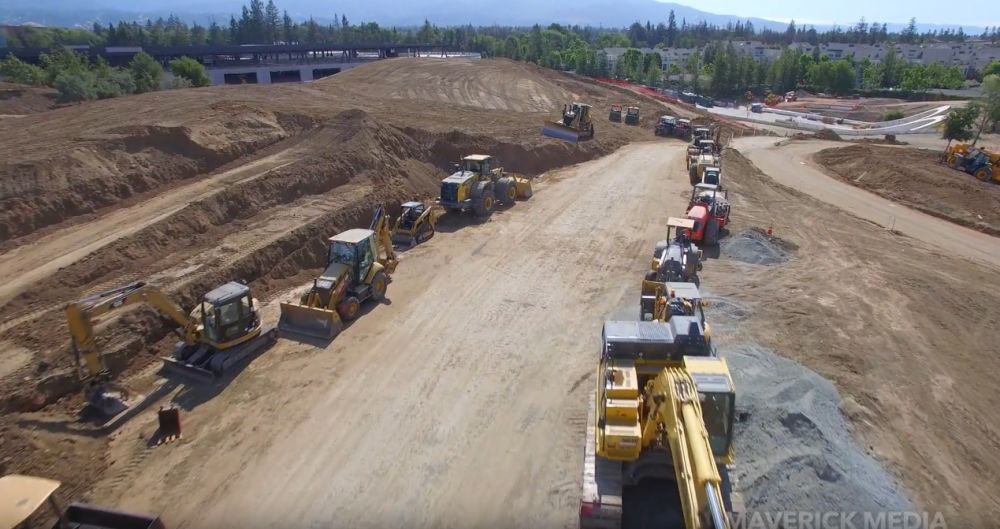 źródło: Matthew Roberts/YouTube, APPLE PARK June 2017 Drone Tour 4K 