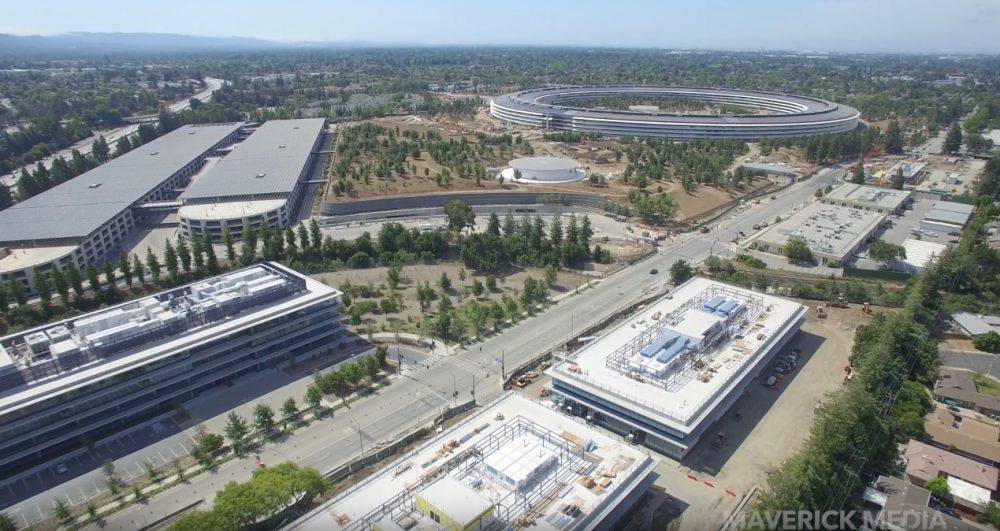 źródło: Matthew Roberts/YouTube, APPLE PARK June 2017 Drone Tour 4K 