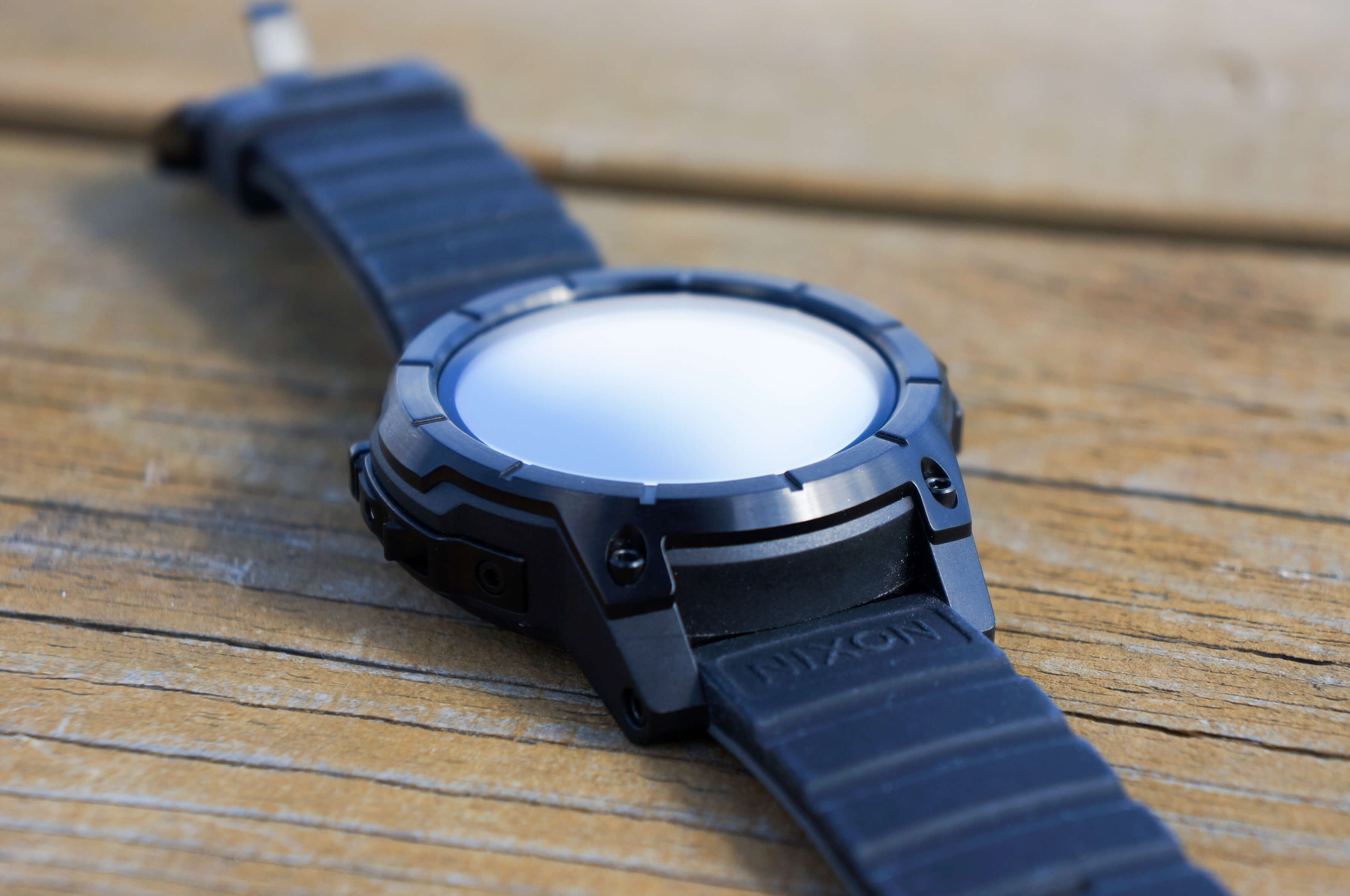 Nixon Mission, smartwatch do zadań specjalnych - recenzja Spider's Web