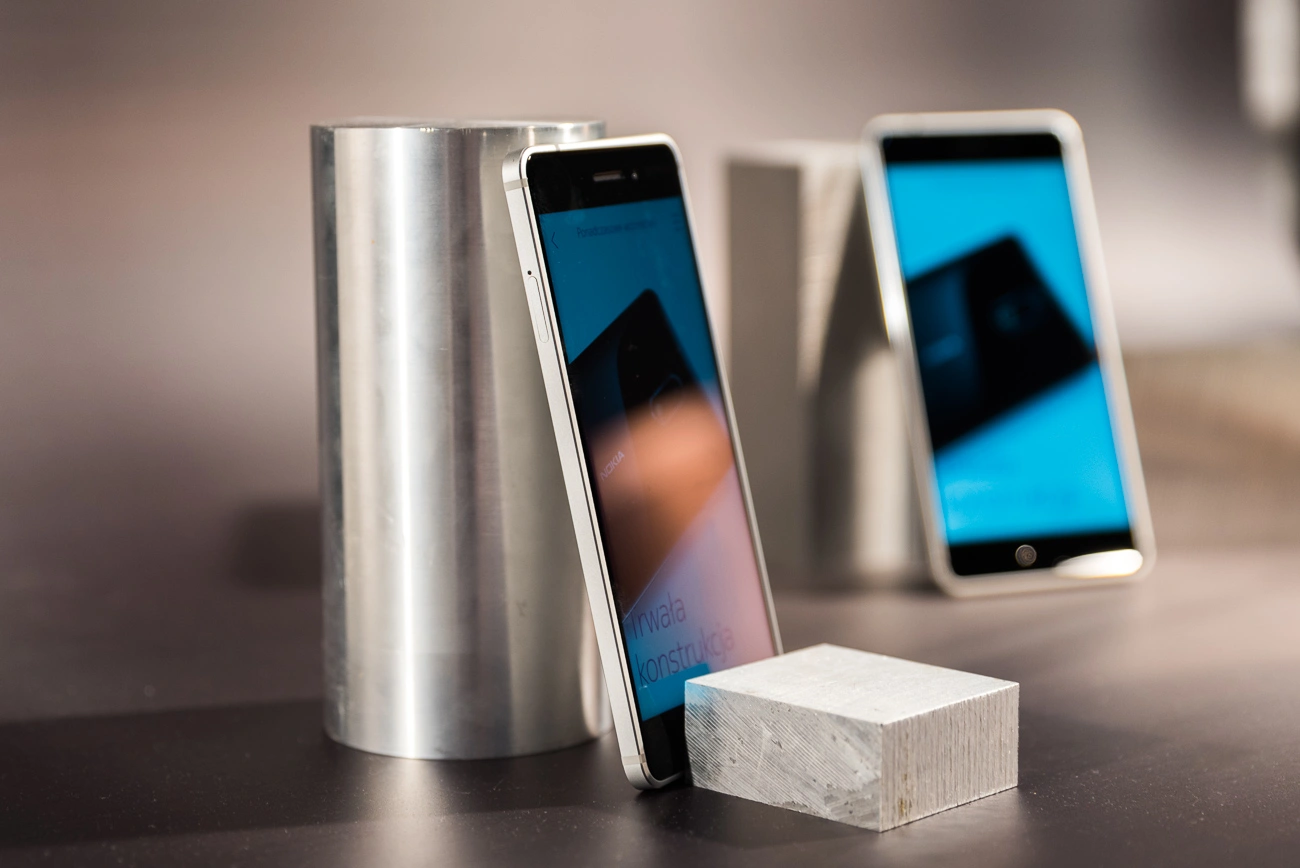 Jaki smartfon wybrać do 700, 1000 i 1200 zł? Lista najlepszych telefonów