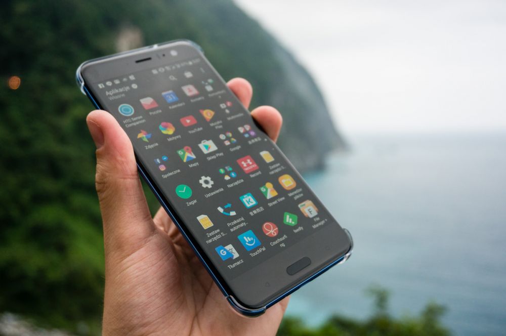 Jaki smartfon do 1700 zł? HTC U11 class="wp-image-571966" 