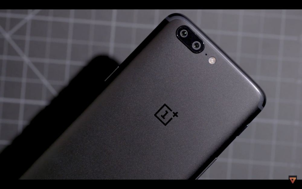 OnePlus 5 podwójny aparat class="wp-image-572336" 