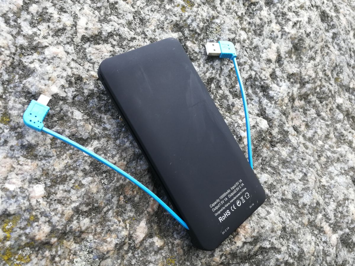 Kiano Slim 10000 to świetny i tani powerbank z Biedronki class="wp-image-576213" title="Kiano Slim 10000 to świetny i tani powerbank z Biedronki" 