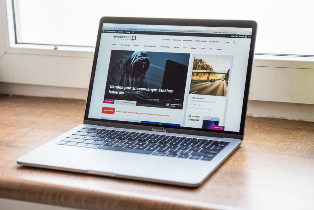 MacBook Pro 2017 13 Apple class="wp-image-575778" 