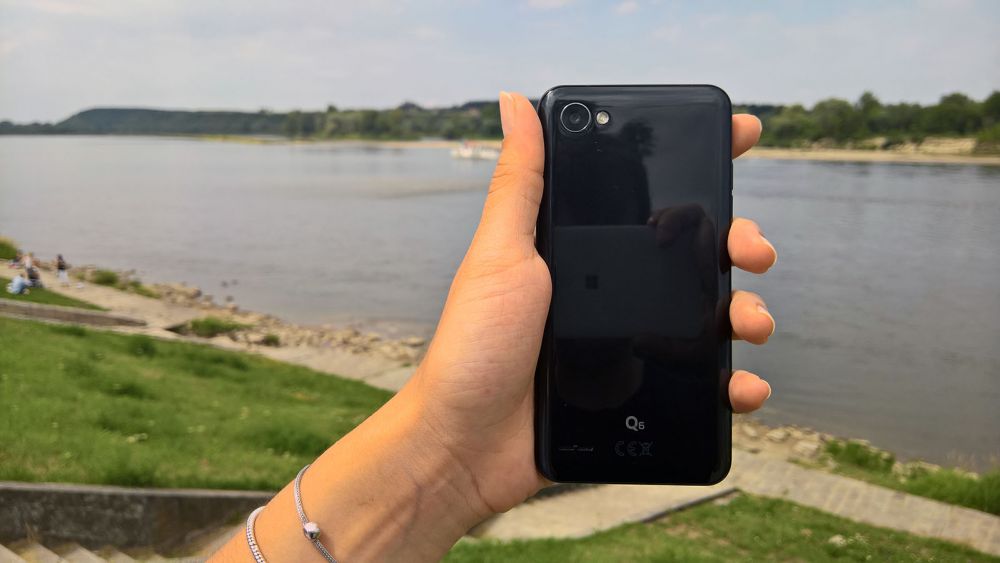 LG Q6 recenzja class="wp-image-580000" 