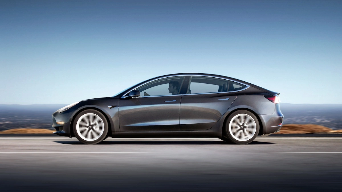 tesla model 3 cena class="wp-image-581272"
