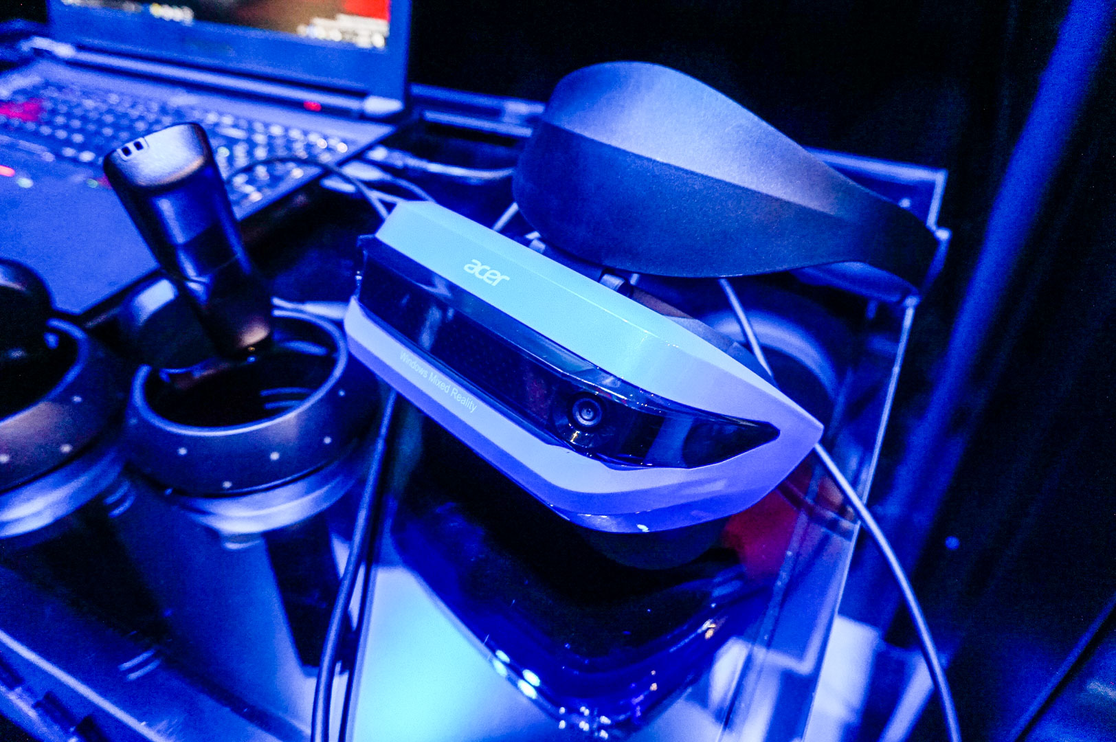 Acer Windows MR - pierwsze wrażenia po zabawie z tanimi goglami VR