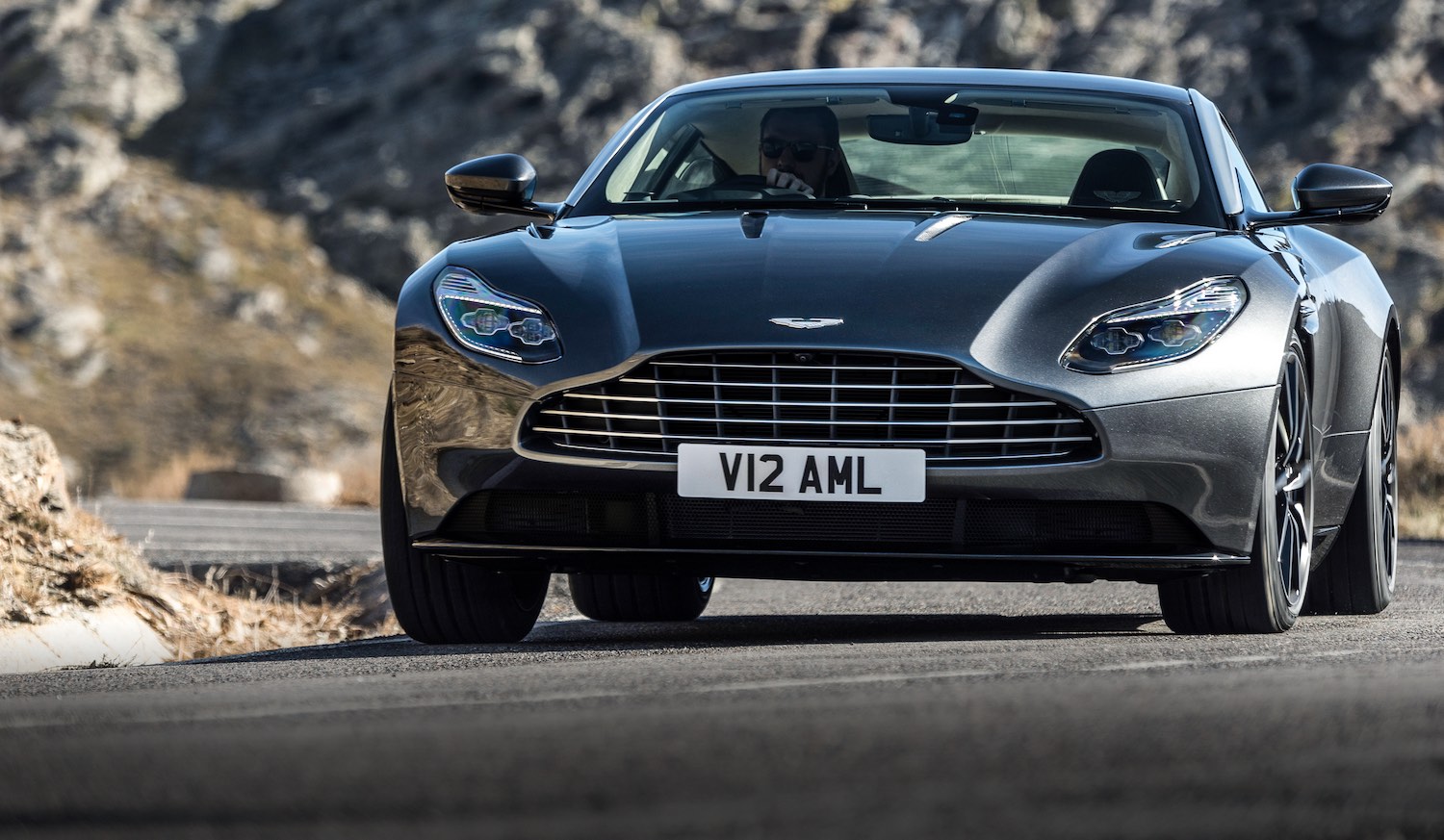 aston martin class="wp-image-587347" 