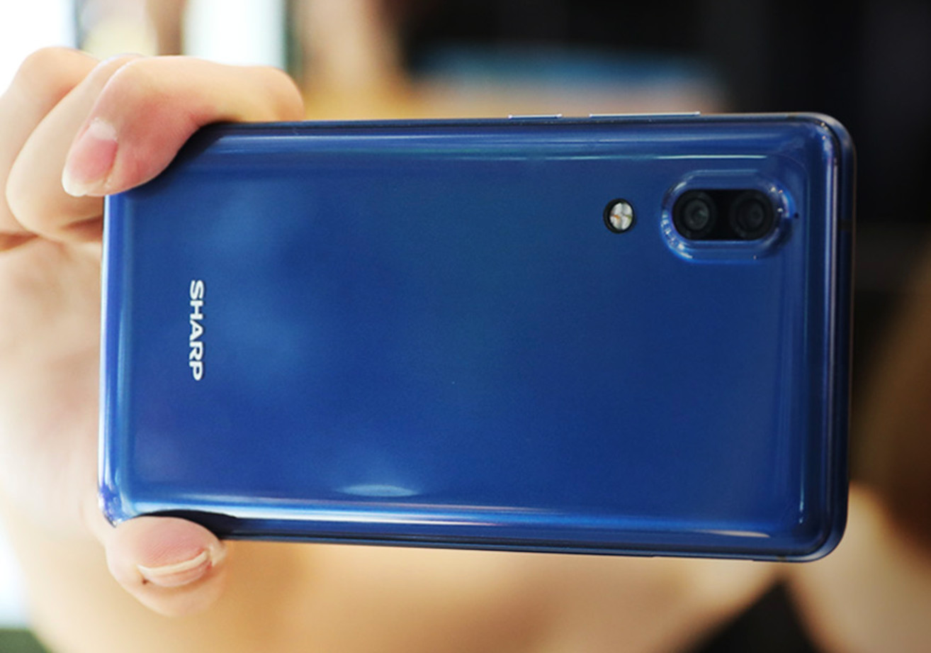 Sharp Aquos s2 class="wp-image-583080" 