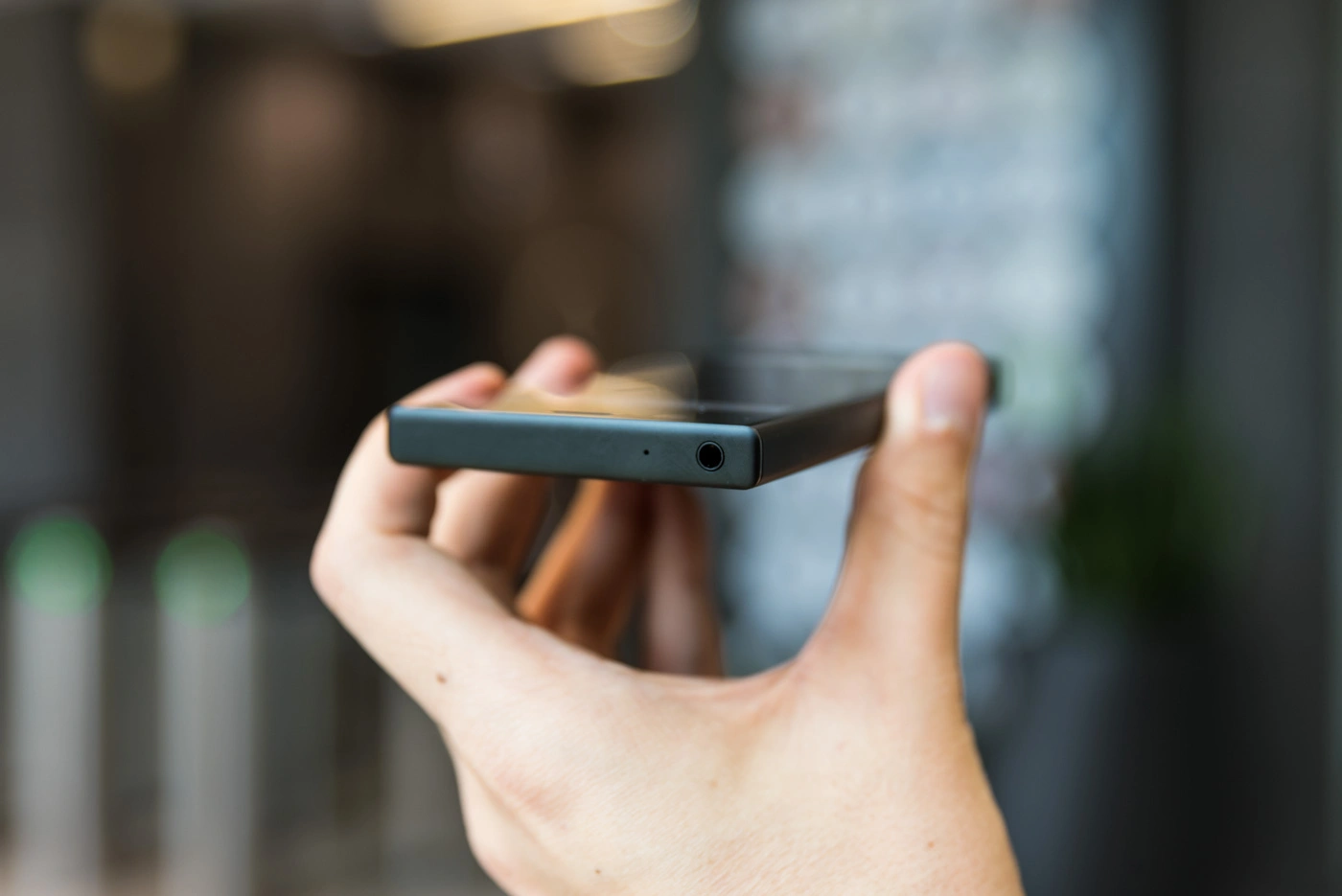 Szukasz małego smartfona o ogromnych możliwościach? Zatem uważnie przyjrzyj się Sony Xperia XZ1 Compact. class="wp-image-587737"