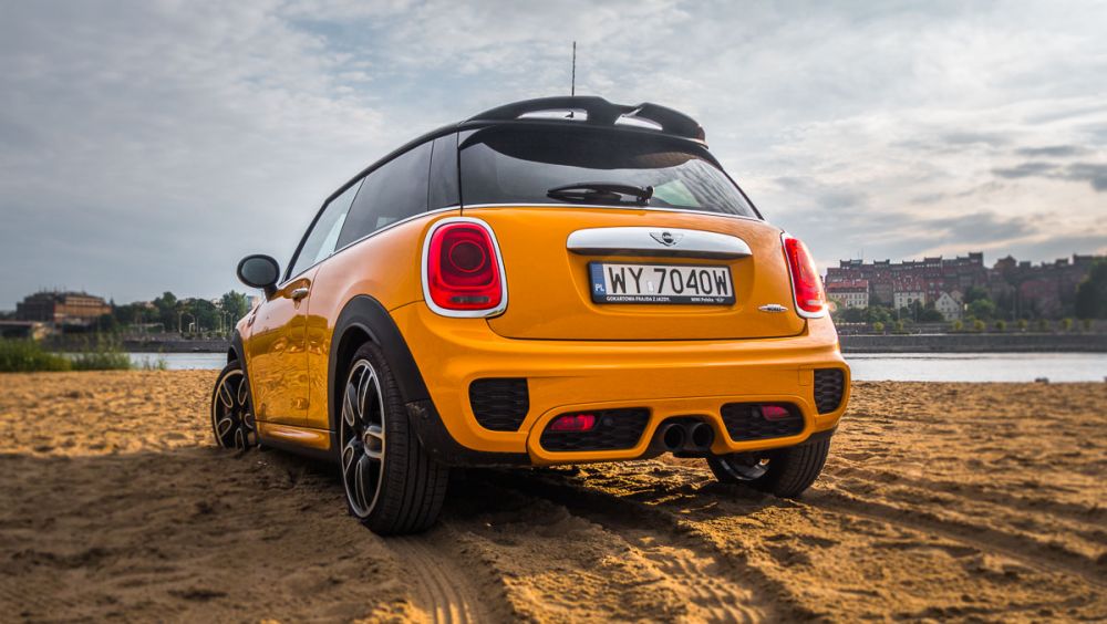 mini john cooper works test-3 class="wp-image-591747" 