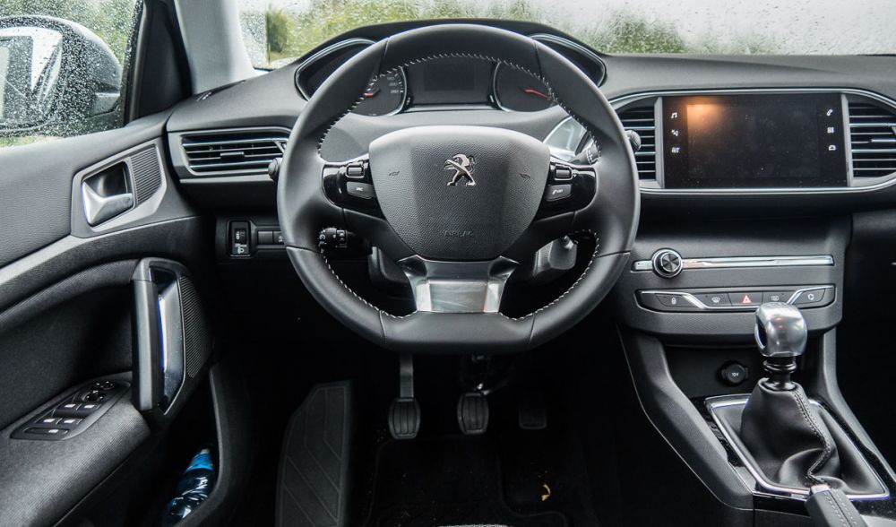 nowy peugeot 308 2017 class="wp-image-589974" 