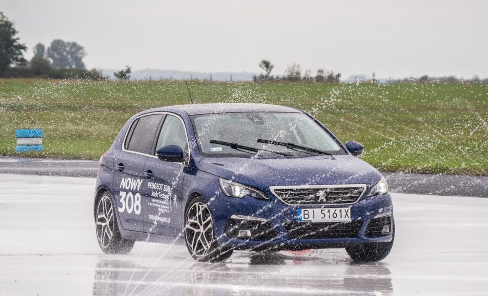 nowy peugeot 308 2017 class="wp-image-589982" 