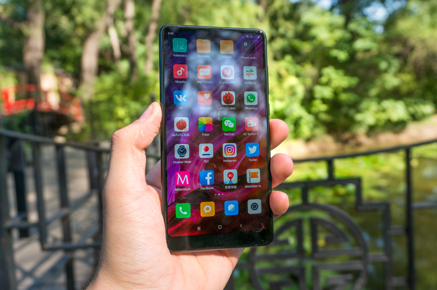 Flagowiec od Xiaomi w śmiesznej cenie. Xiaomi Mi Mix 2 otrzymasz z magazynu w Polsce