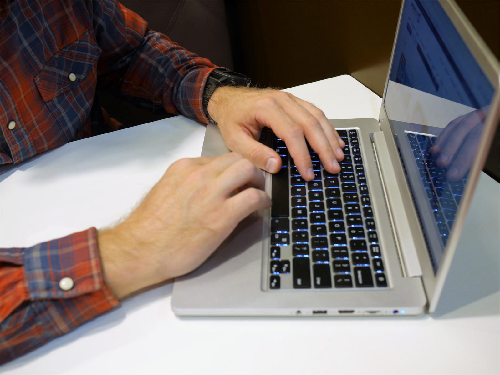 Laptop Explore PRO 1410 - cena i opinie 