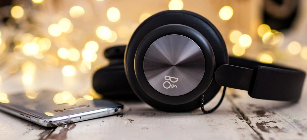 Czasem warto dopłacić za premium-feel. Recenzja Beoplay H4