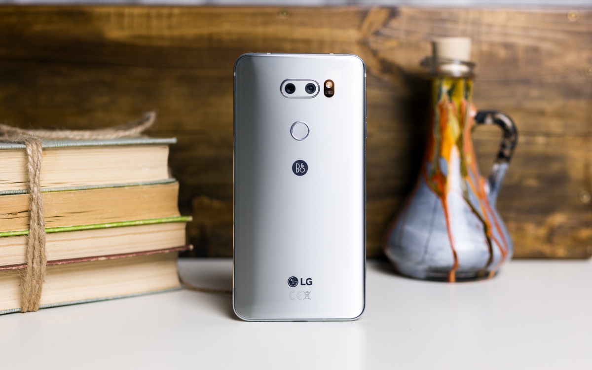 Jaki smartfon do 1500 zł - LG V30 class="wp-image-629119" 