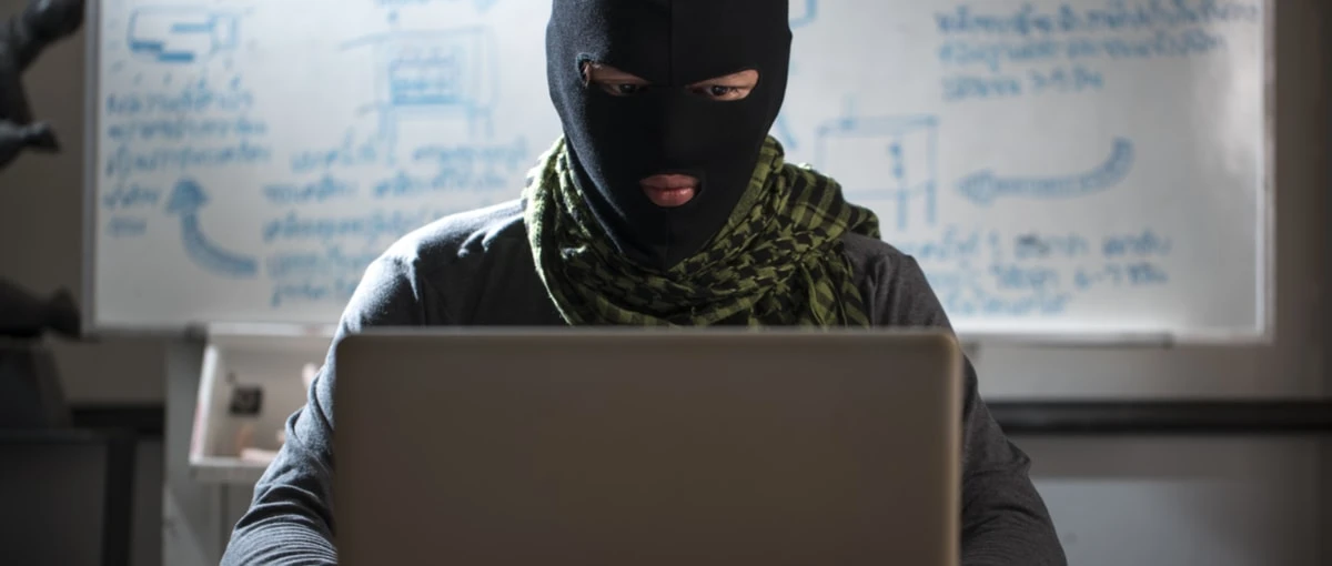 Sztuczna inteligencja pomaga Facebookowi walczyć z terroryzmem