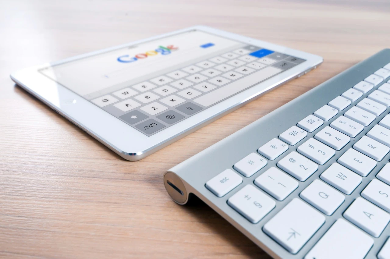 Najpierw AMP, teraz Chrome. Google nie cofa się w marszu po wszystkie reklamy w sieci